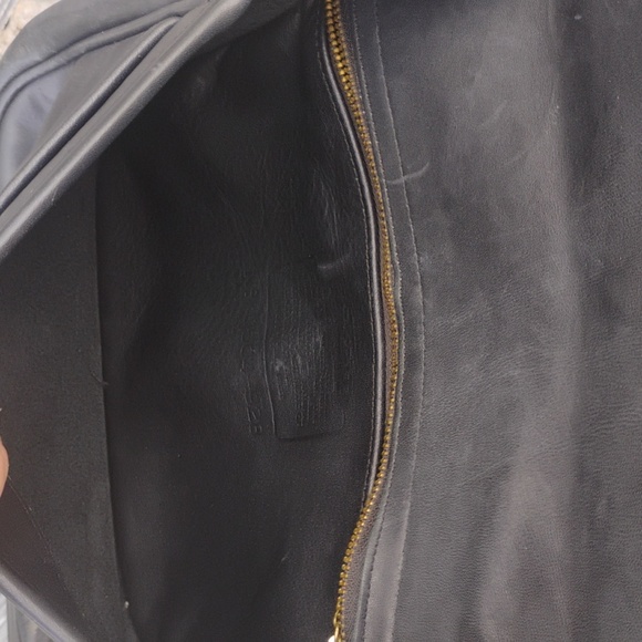 Coach vintage 80's leather shoulder bag. Style 4110 in great condition. - Picture 10 of 13